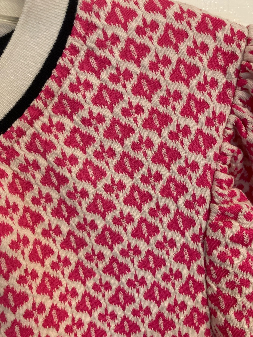 VOY Pink Patterned Short Sleeve Knit Top with Contrast Trim - Picture 4 of 9